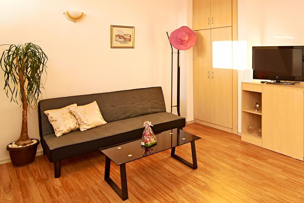 Batak Studio Burgas by Rom bilde